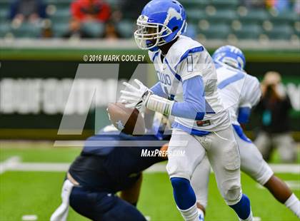 Thumbnail 3 in Klein Collins vs. Tyler (UIL 6A Regional Playoff) photogallery.