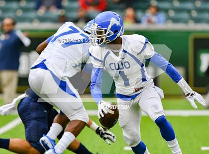 Thumbnail 2 in Klein Collins vs. Tyler (UIL 6A Regional Playoff) photogallery.