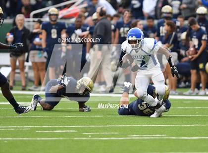 Thumbnail 1 in Klein Collins vs. Tyler (UIL 6A Regional Playoff) photogallery.