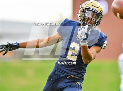 Thumbnail 3 in Klein Collins vs. Tyler (UIL 6A Regional Playoff) photogallery.