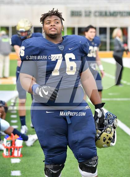 Thumbnail 3 in Klein Collins vs. Tyler (UIL 6A Regional Playoff) photogallery.