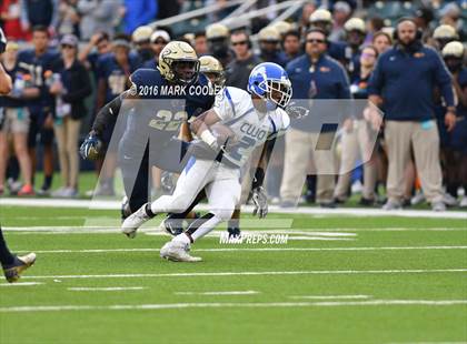 Thumbnail 2 in Klein Collins vs. Tyler (UIL 6A Regional Playoff) photogallery.