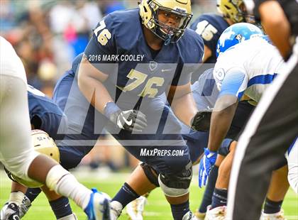 Thumbnail 2 in Klein Collins vs. Tyler (UIL 6A Regional Playoff) photogallery.
