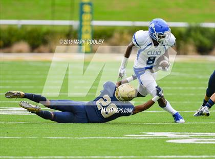 Thumbnail 3 in Klein Collins vs. Tyler (UIL 6A Regional Playoff) photogallery.