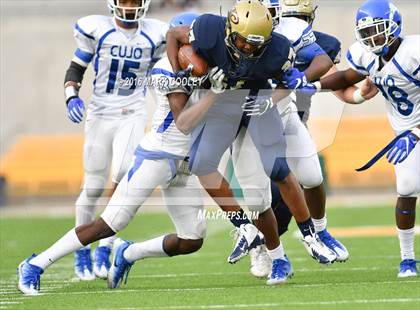 Thumbnail 2 in Klein Collins vs. Tyler (UIL 6A Regional Playoff) photogallery.