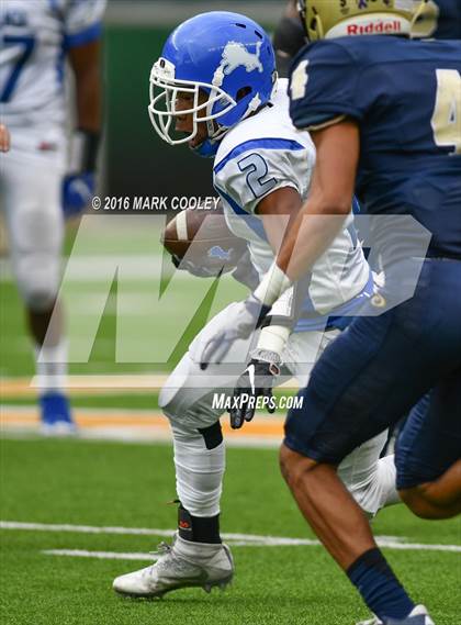 Thumbnail 3 in Klein Collins vs. Tyler (UIL 6A Regional Playoff) photogallery.