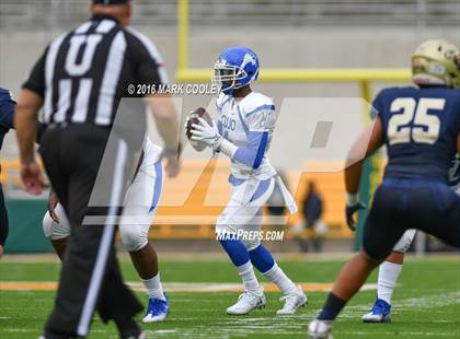 Thumbnail 2 in Klein Collins vs. Tyler (UIL 6A Regional Playoff) photogallery.