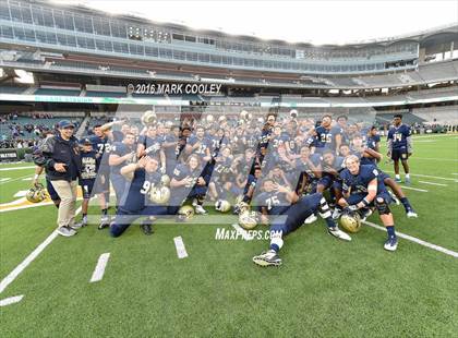 Thumbnail 3 in Klein Collins vs. Tyler (UIL 6A Regional Playoff) photogallery.