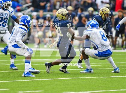 Thumbnail 1 in Klein Collins vs. Tyler (UIL 6A Regional Playoff) photogallery.