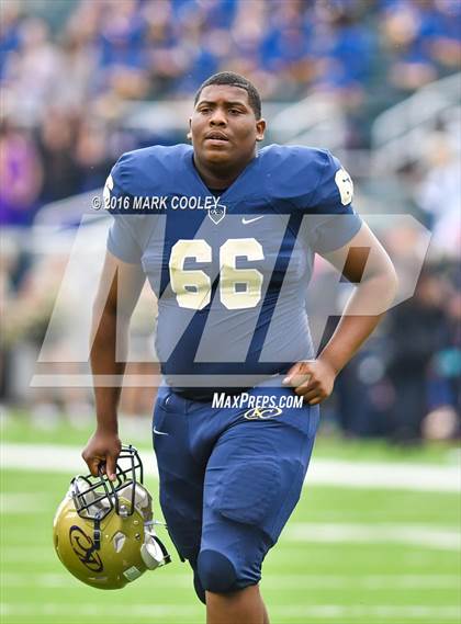 Thumbnail 2 in Klein Collins vs. Tyler (UIL 6A Regional Playoff) photogallery.
