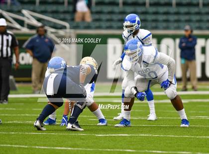 Thumbnail 1 in Klein Collins vs. Tyler (UIL 6A Regional Playoff) photogallery.