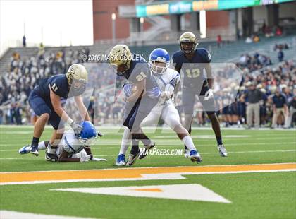 Thumbnail 1 in Klein Collins vs. Tyler (UIL 6A Regional Playoff) photogallery.