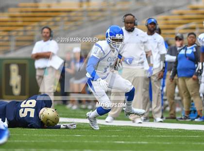 Thumbnail 3 in Klein Collins vs. Tyler (UIL 6A Regional Playoff) photogallery.