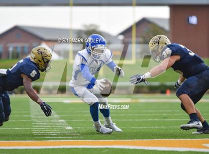 Thumbnail 2 in Klein Collins vs. Tyler (UIL 6A Regional Playoff) photogallery.