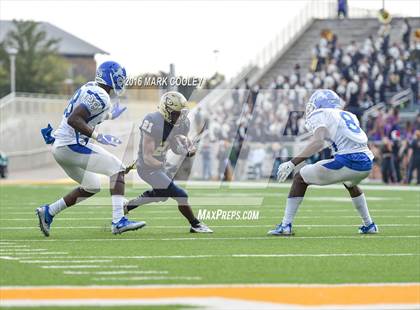 Thumbnail 2 in Klein Collins vs. Tyler (UIL 6A Regional Playoff) photogallery.