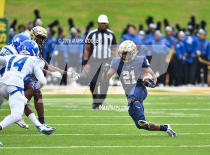 Thumbnail 2 in Klein Collins vs. Tyler (UIL 6A Regional Playoff) photogallery.