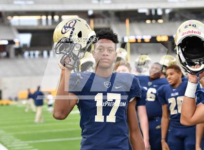 Thumbnail 3 in Klein Collins vs. Tyler (UIL 6A Regional Playoff) photogallery.