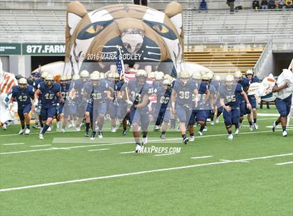 Thumbnail 2 in Klein Collins vs. Tyler (UIL 6A Regional Playoff) photogallery.