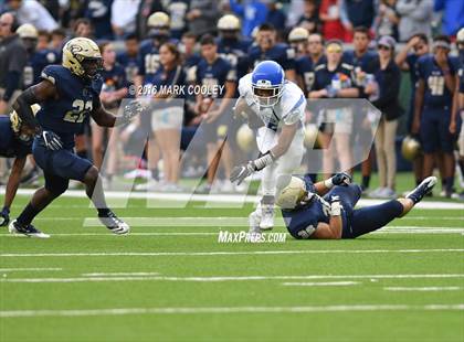 Thumbnail 3 in Klein Collins vs. Tyler (UIL 6A Regional Playoff) photogallery.