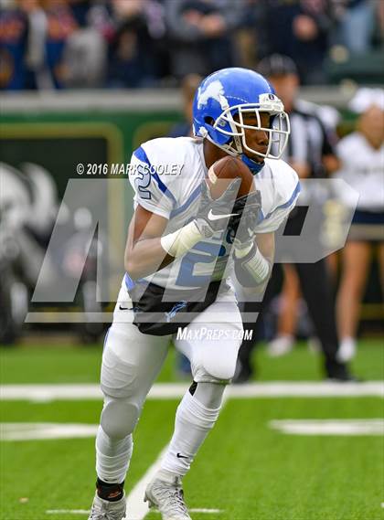 Thumbnail 1 in Klein Collins vs. Tyler (UIL 6A Regional Playoff) photogallery.