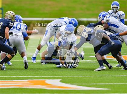 Thumbnail 2 in Klein Collins vs. Tyler (UIL 6A Regional Playoff) photogallery.