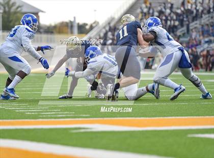 Thumbnail 3 in Klein Collins vs. Tyler (UIL 6A Regional Playoff) photogallery.