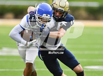 Thumbnail 2 in Klein Collins vs. Tyler (UIL 6A Regional Playoff) photogallery.