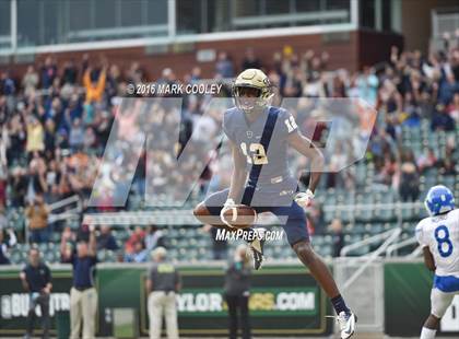 Thumbnail 1 in Klein Collins vs. Tyler (UIL 6A Regional Playoff) photogallery.