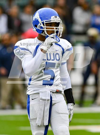 Thumbnail 1 in Klein Collins vs. Tyler (UIL 6A Regional Playoff) photogallery.