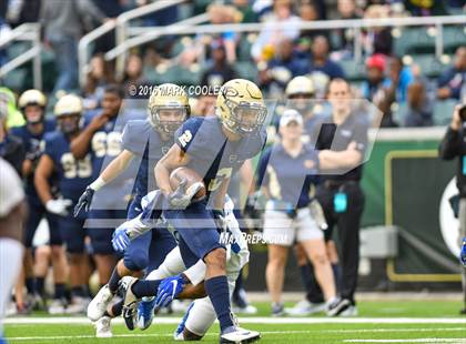 Thumbnail 1 in Klein Collins vs. Tyler (UIL 6A Regional Playoff) photogallery.