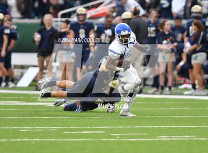 Thumbnail 2 in Klein Collins vs. Tyler (UIL 6A Regional Playoff) photogallery.