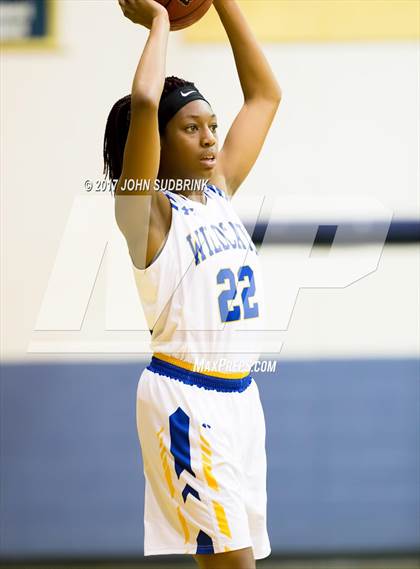 Thumbnail 3 in Richlands vs. Northside (East Coast Christmas Classic) photogallery.