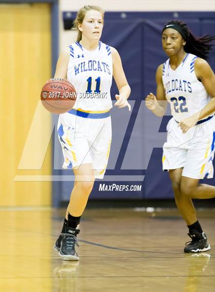 Thumbnail 2 in Richlands vs. Northside (East Coast Christmas Classic) photogallery.