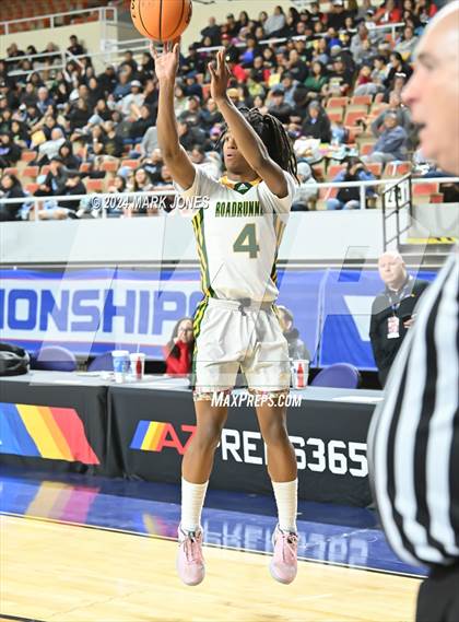Thumbnail 2 in Phoenix Christian vs. San Tan Charter (AIA 2A Semifinal) photogallery.
