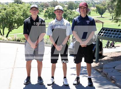 Thumbnail 1 in Bay Valley Athletic League Championship photogallery.