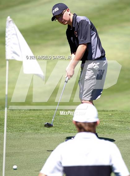 Thumbnail 1 in Bay Valley Athletic League Championship photogallery.