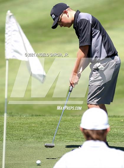 Thumbnail 3 in Bay Valley Athletic League Championship photogallery.