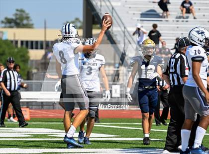 Thumbnail 3 in Tomball Memorial vs Klein Collins photogallery.