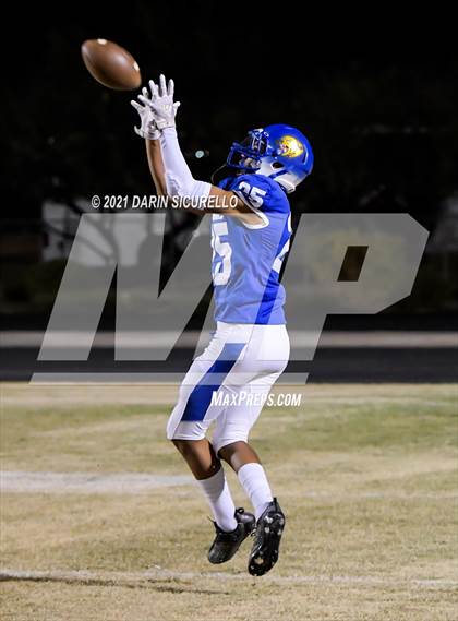 Thumbnail 3 in Deer Valley vs Casa Grande (AIA 4A Round 1 Playoff) photogallery.