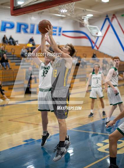 Thumbnail 3 in Temecula Valley vs. Poway photogallery.