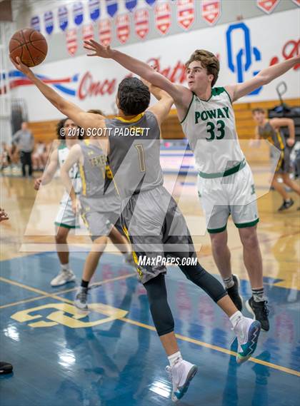 Thumbnail 2 in Temecula Valley vs. Poway photogallery.