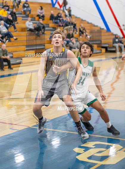 Thumbnail 3 in Temecula Valley vs. Poway photogallery.
