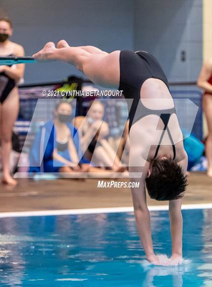 Thumbnail 1 in CHSAA 5A Dive Finals photogallery.
