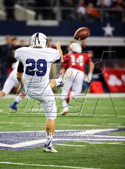 Thumbnail 2 in Navasota vs. Argyle (UIL 4A Division 1 Final) photogallery.