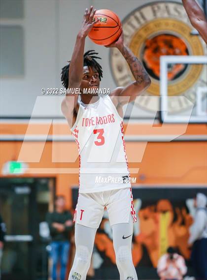 Thumbnail 3 in Taft vs Bishop Montgomery (So Cal Christmas Classic) photogallery.