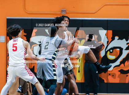 Thumbnail 3 in Taft vs Bishop Montgomery (So Cal Christmas Classic) photogallery.