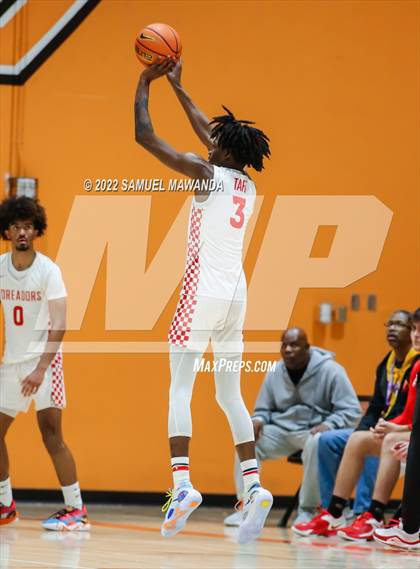 Thumbnail 1 in Taft vs Bishop Montgomery (So Cal Christmas Classic) photogallery.