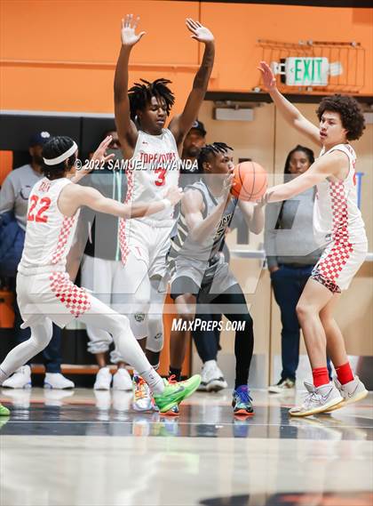 Thumbnail 1 in Taft vs Bishop Montgomery (So Cal Christmas Classic) photogallery.