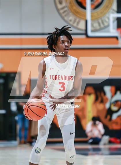Thumbnail 2 in Taft vs Bishop Montgomery (So Cal Christmas Classic) photogallery.