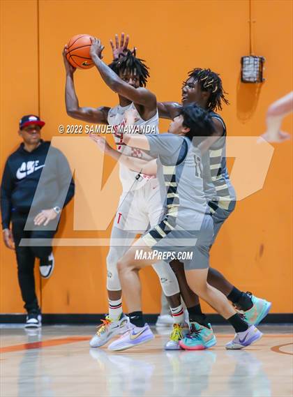 Thumbnail 1 in Taft vs Bishop Montgomery (So Cal Christmas Classic) photogallery.